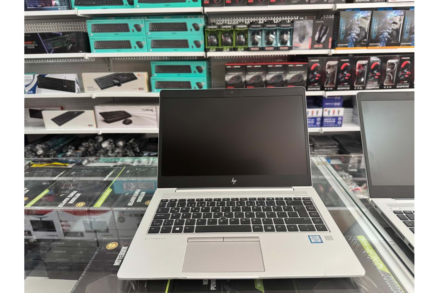 HP ELİTEBOOK 840 G6 İ5 8.NESİL 8GB DDR4 RAM 256 GB SSD 14